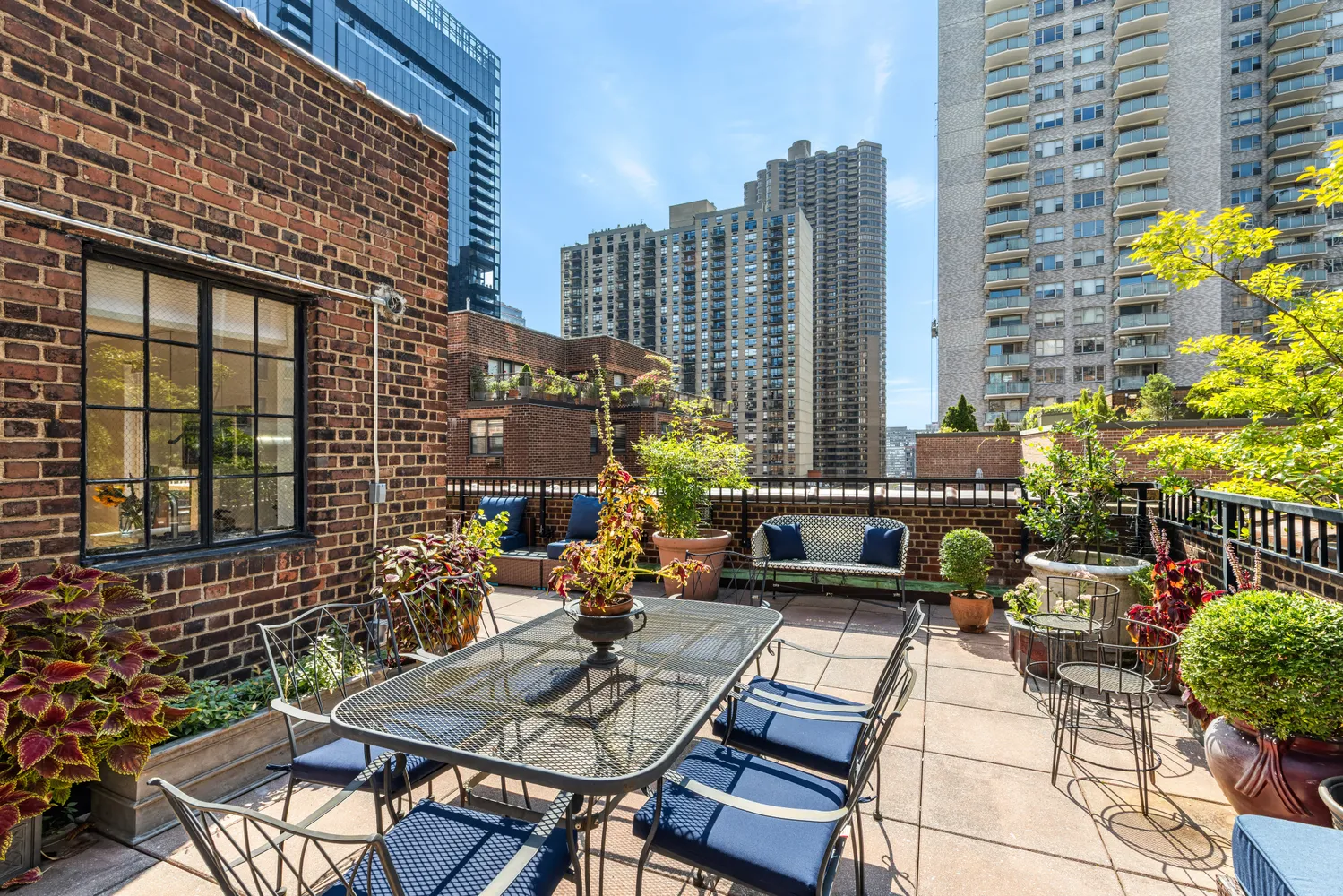 $5,995 | 324 East 41st Street, Unit 1103C | Murray Hill