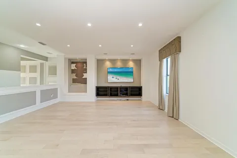 $949,000 | 826 Honeyflower Loop, Bradenton, FL 34212