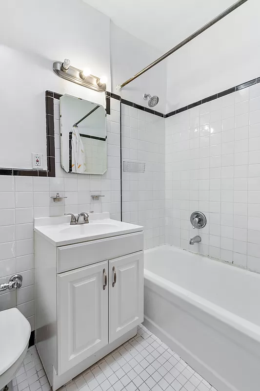 233 East 54th Street, Unit 4D Manhattan, NY 10022 - Photo 5 of 9