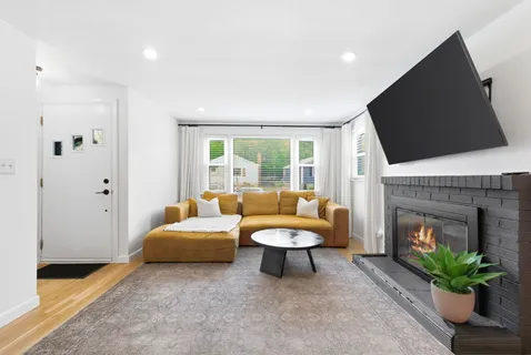 Contact Agent | 55 Thistle Street, Lynn, MA 01905