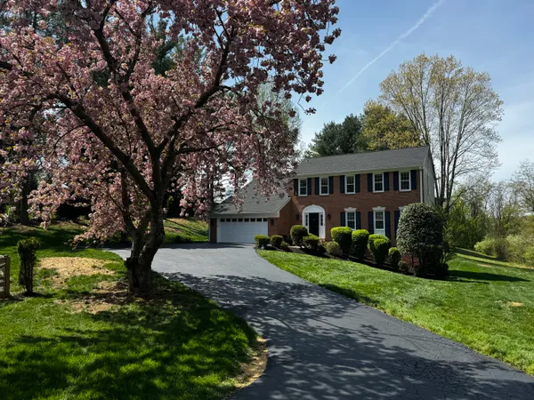 $1,500,000 | 1630 Lozano Drive, Vienna, VA 22182