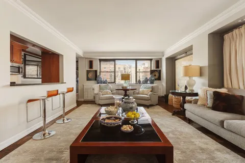 $2,000,000 | 135 East 83rd Street, Unit 14D | Upper East Side