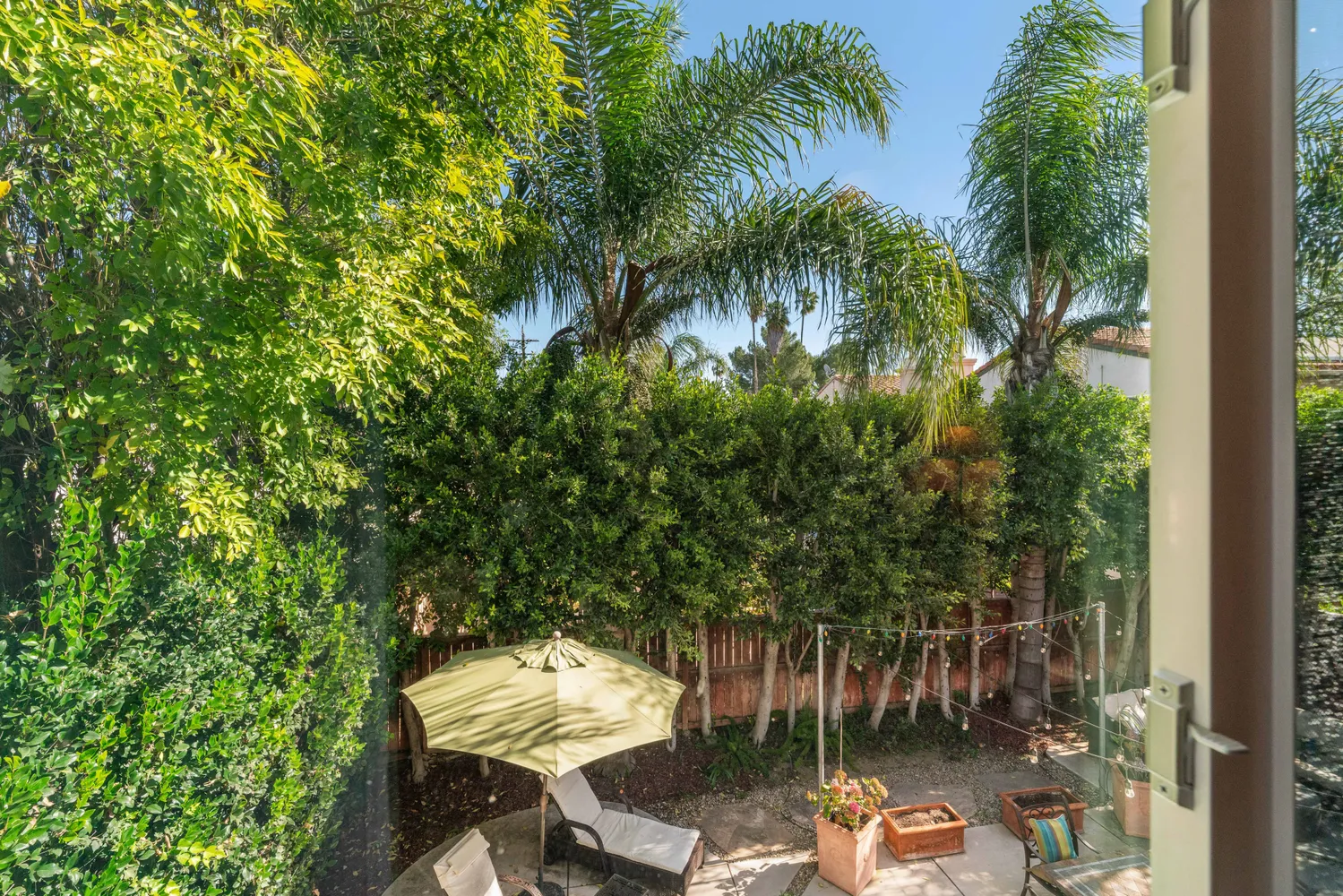 $1,129,000 | 7466 Louise Avenue, Lake Balboa, CA 91406