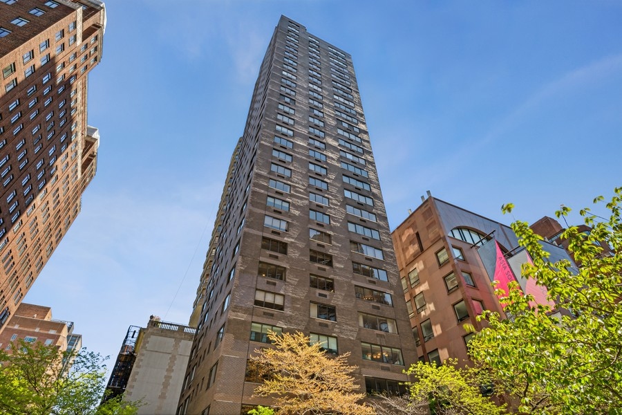 733 Park Avenue, Unit 6 Manhattan, NY 10021 - Photo 18 of 19