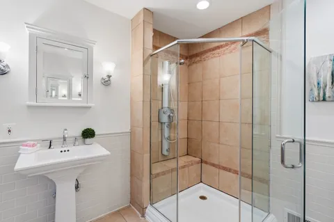 Contact Agent | 6613 Bradley Boulevard, Bethesda, MD 20817