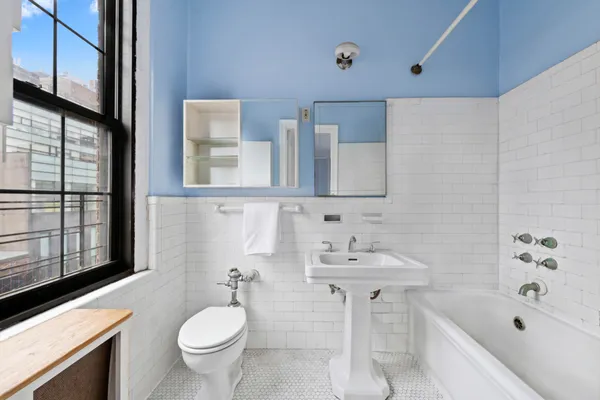 $2,150,000 | 161 West 75th Street, Unit 10A | Upper West Side