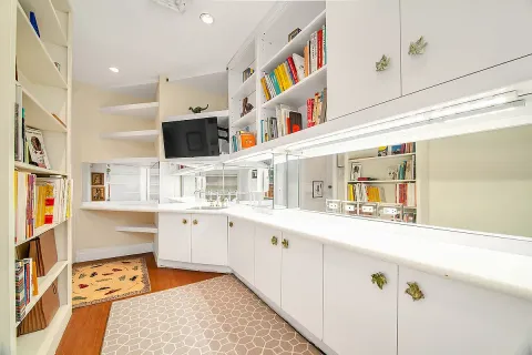 $525,000 | 936 5th Avenue, Unit MOC2 | Lenox Hill