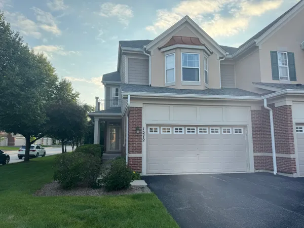 $460,000 | 1372 North Pinehurst Drive, Vernon Hills, IL 60061