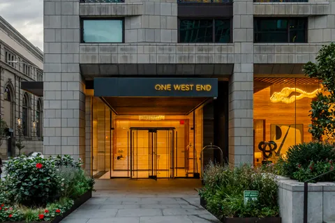 $3,395,000 | 1 West End Avenue, Unit 26G | Upper West Side