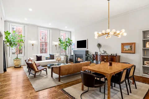 $1,100,000 | 1617 Spruce Street, Unit 200, Philadelphia, PA 19103