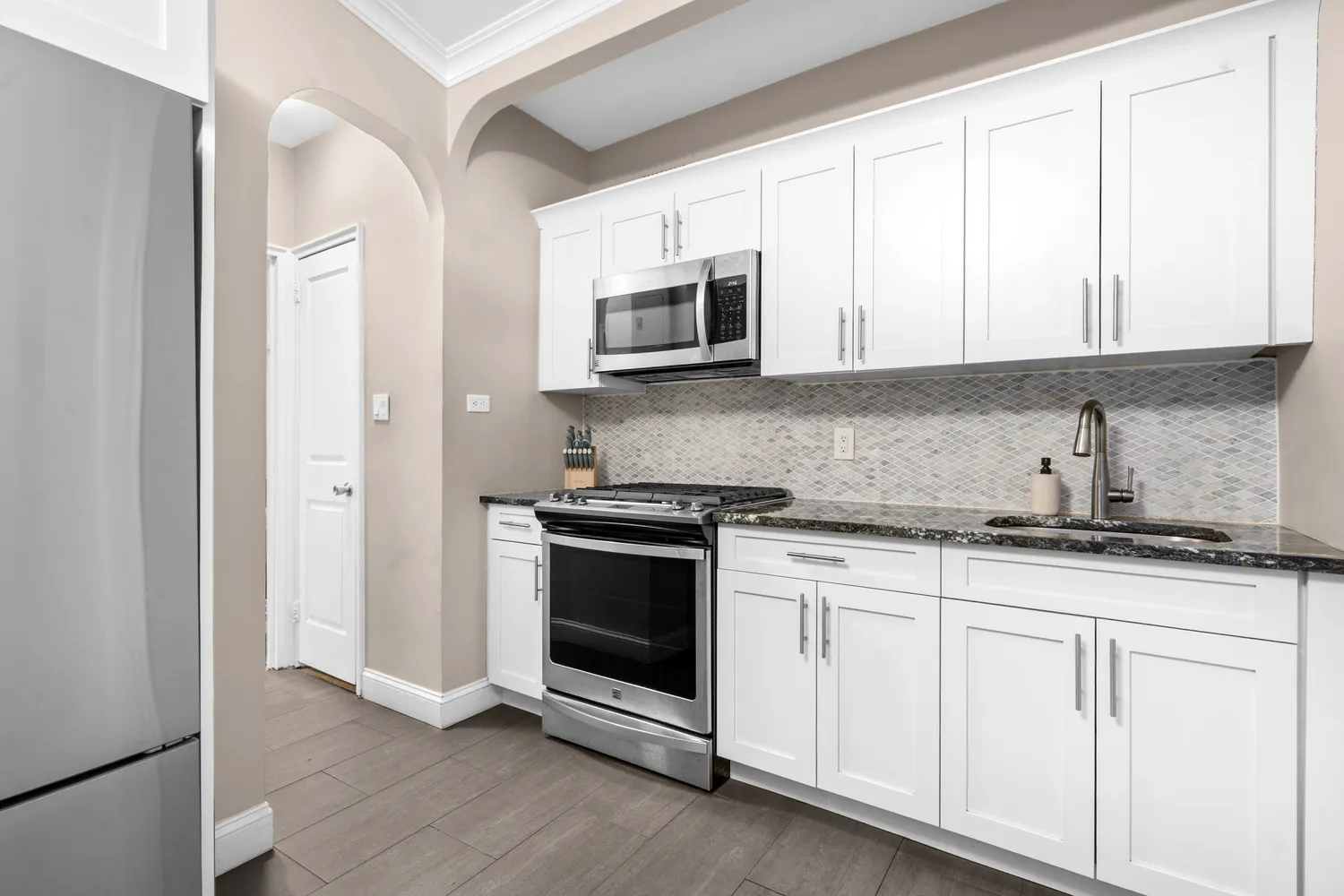 $625,000 | 140 East 2nd Street, Unit 4K | Windsor Terrace