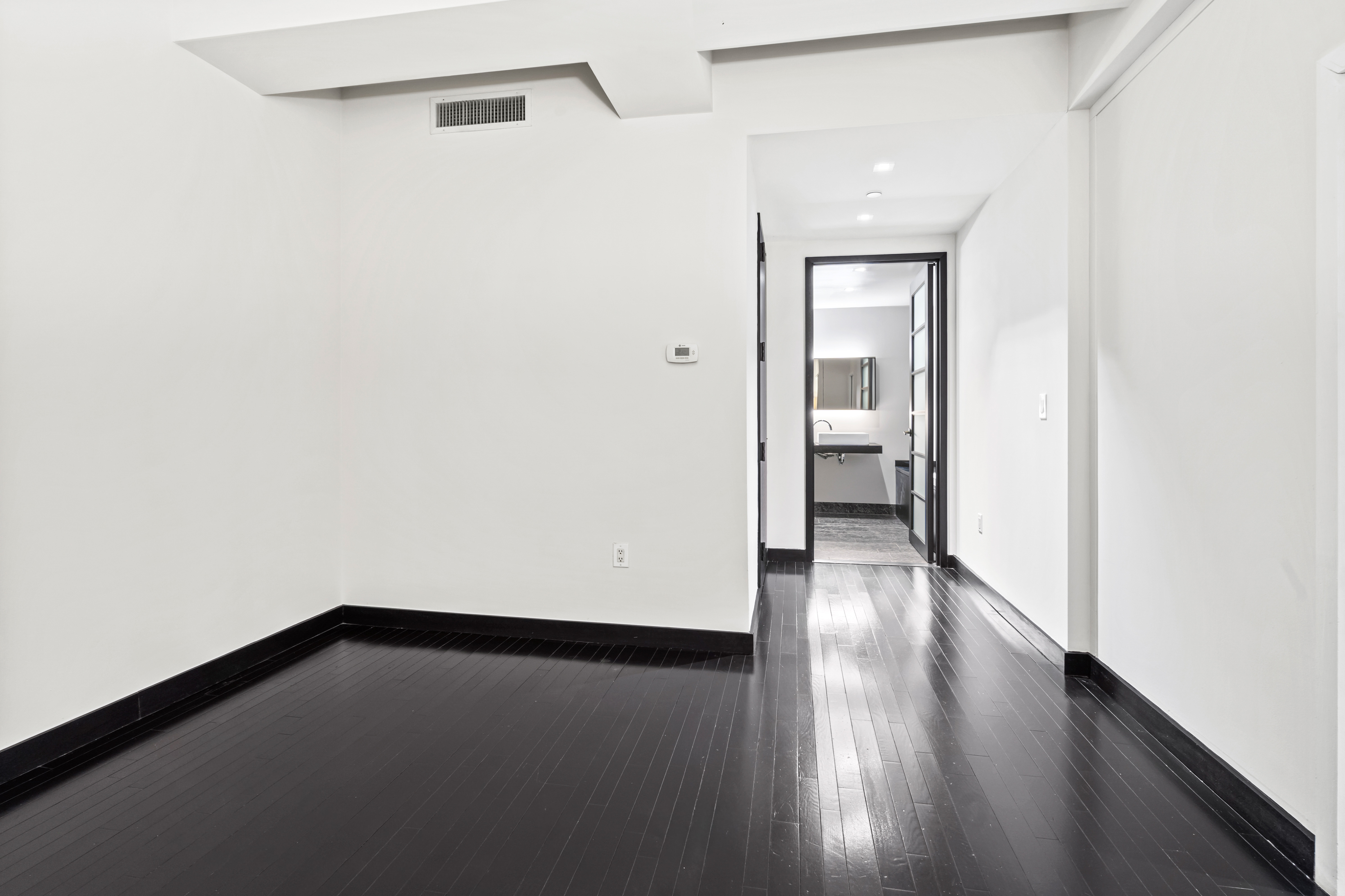 20 Pine Street, Unit 1416 Manhattan, NY 10005 - Photo 8 of 12