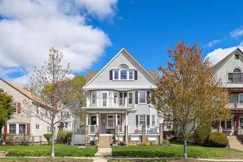$1,149,000 | 979 South Street, Unit 2, Roslindale, MA 02131