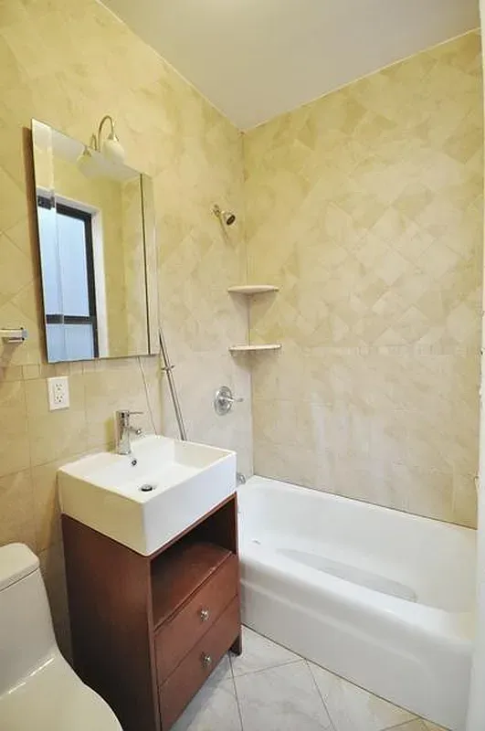 $3,250 | 422 Amsterdam Avenue, Unit 4C | Upper West Side