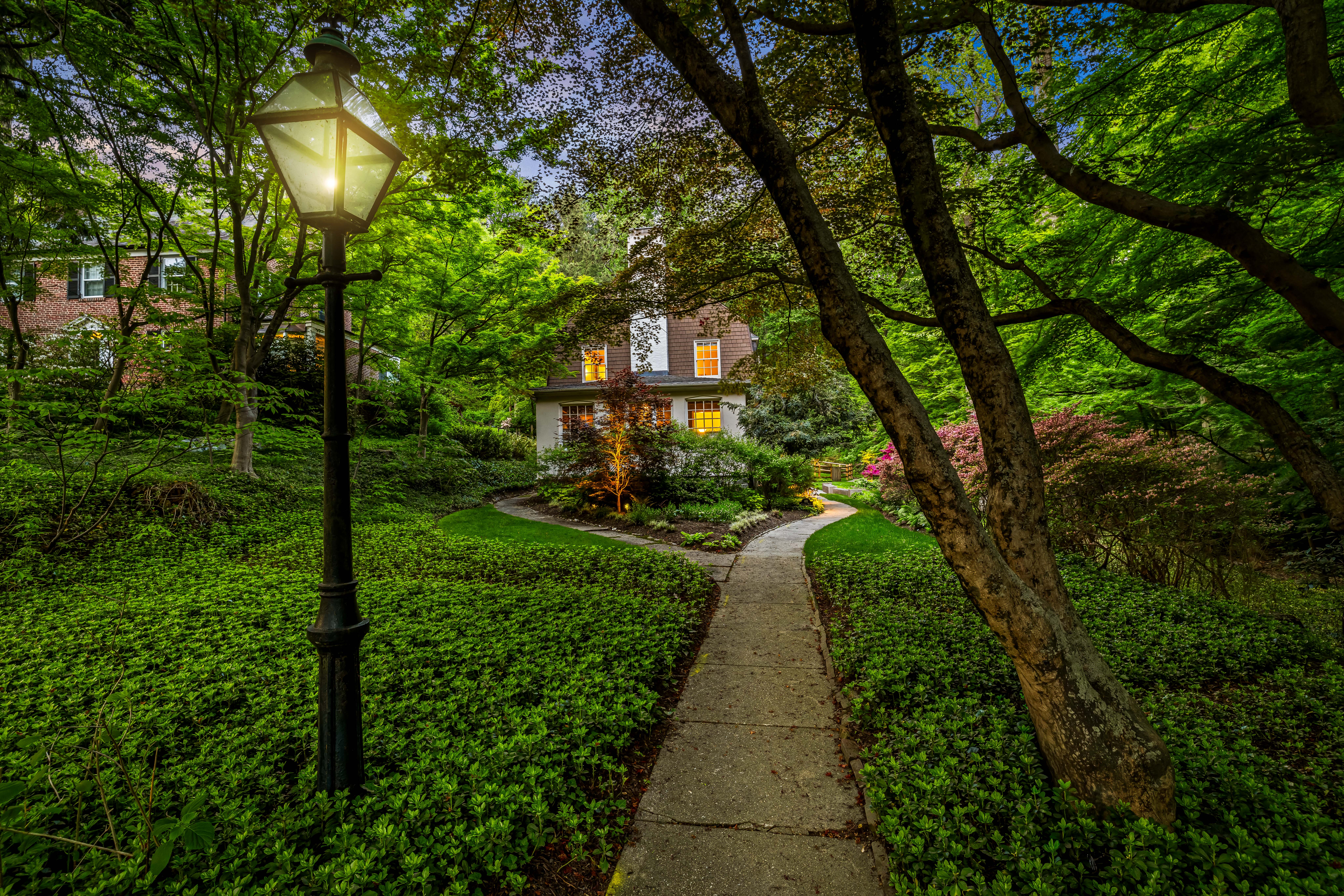 401 Edgevale Road Baltimore, MD 21210 - Photo 2 of 32