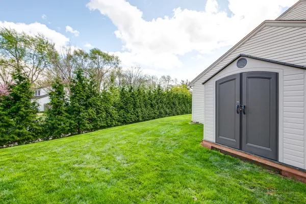 Contact Agent | 117 Annapolis Drive, Vernon Hills, IL 60061