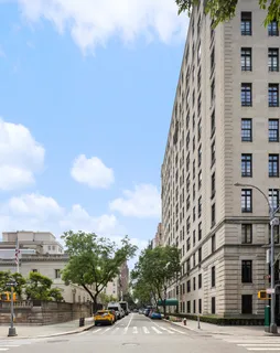 $3,000,000 | 10 East 70th Street, Unit 3A | Lenox Hill