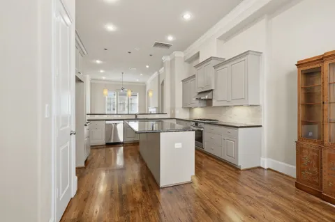 $615,000 | 2707 Cohn Trails Lane, Houston, TX 77007