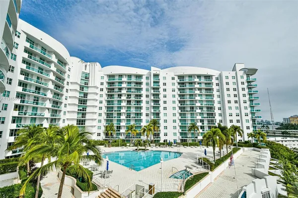 $695,000 | 7900 Harbor Island Drive, Unit 825, North Bay Village, FL 33141