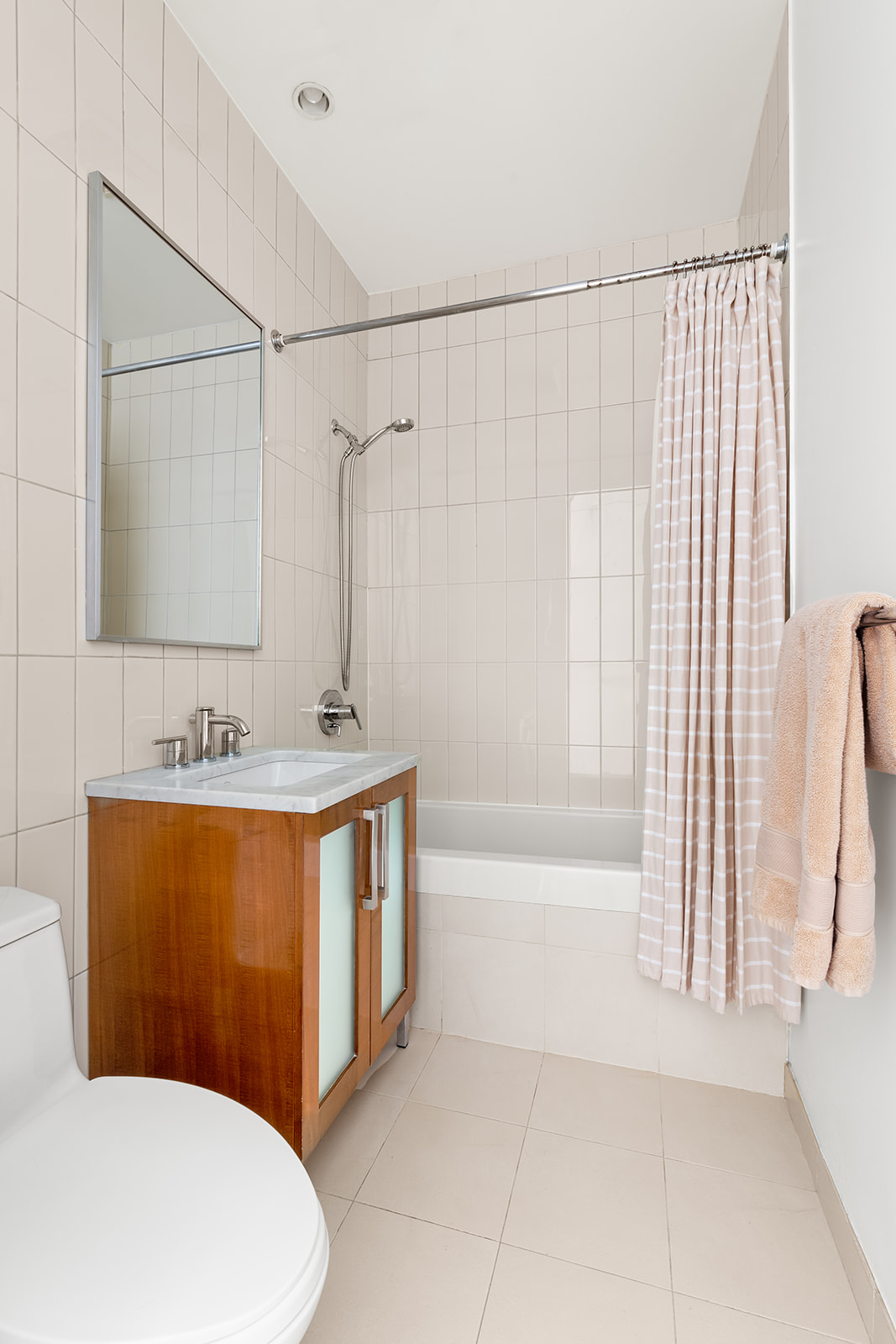 72 Roebling Street, Unit 2B Brooklyn, NY 11211 - Photo 7 of 8 Gallery Image 7
