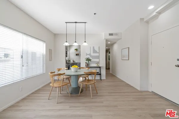 $1,138,000 | 1915 Malcolm Avenue, Unit 301, Los Angeles, CA 90025