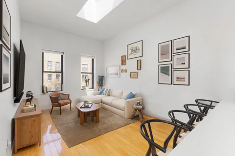 $1,625,000 | 118 Greenpoint Avenue, Unit 3D | Greenpoint