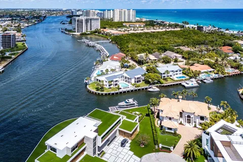 $1,750,000 | 1102 Highland Beach Drive, Unit 2W, Highland Beach, FL 33487