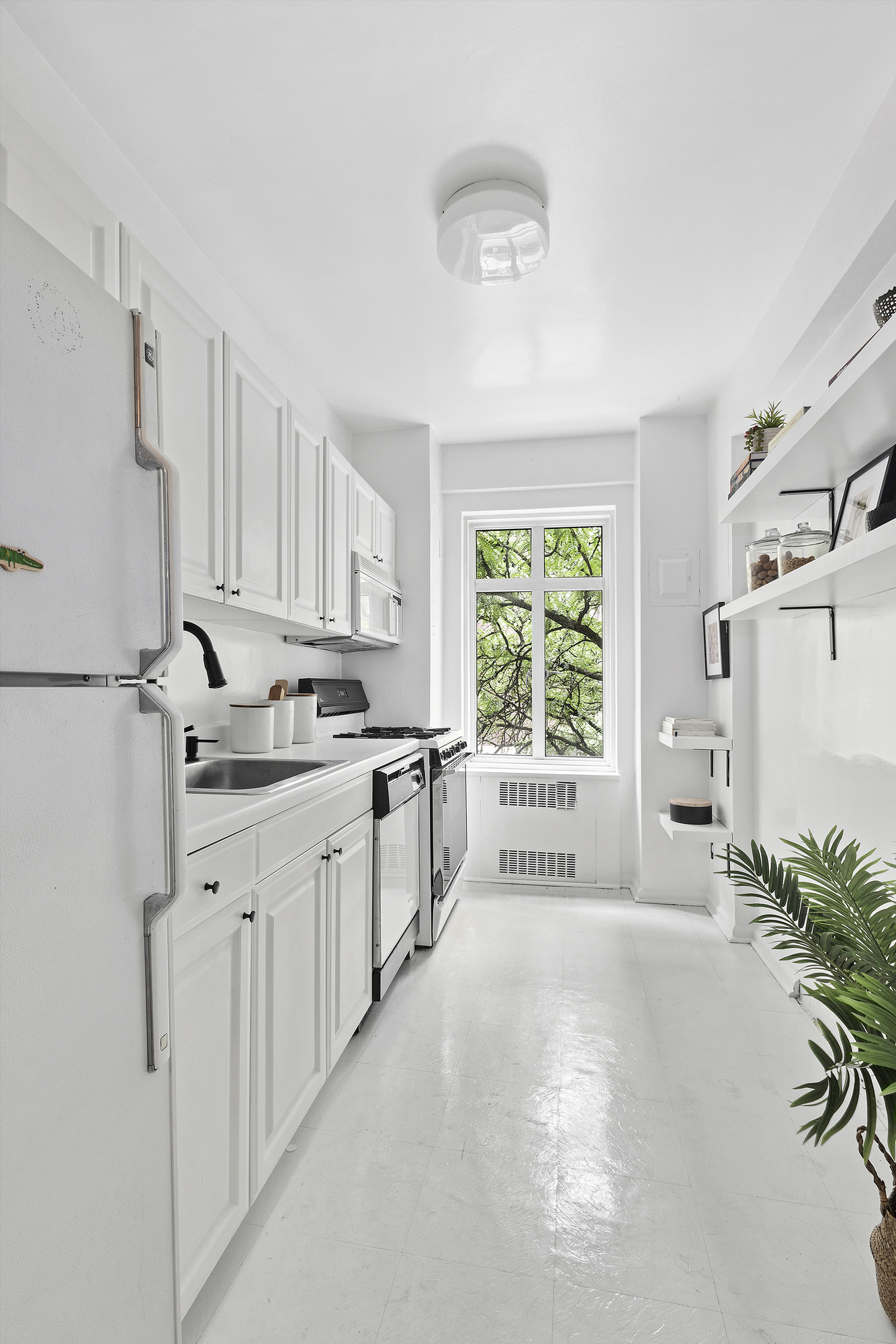 65 East 76th Street, Unit 4D Manhattan, NY 10021 - Photo 4 of 10