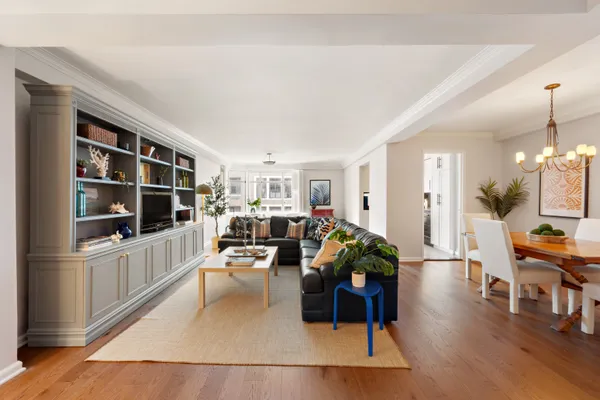 $1,950,000 | 65 East 76th Street, Unit 10B | Lenox Hill