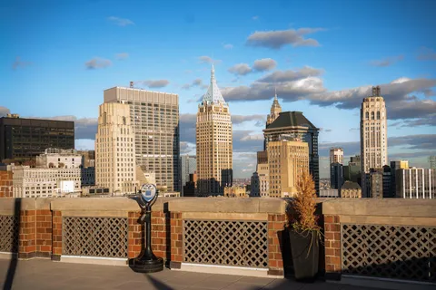 $599,000 | 20 West Street, Unit 36E | Financial District