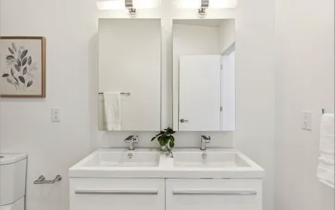 $810,000 | South Howard Street, Philadelphia, PA 19147