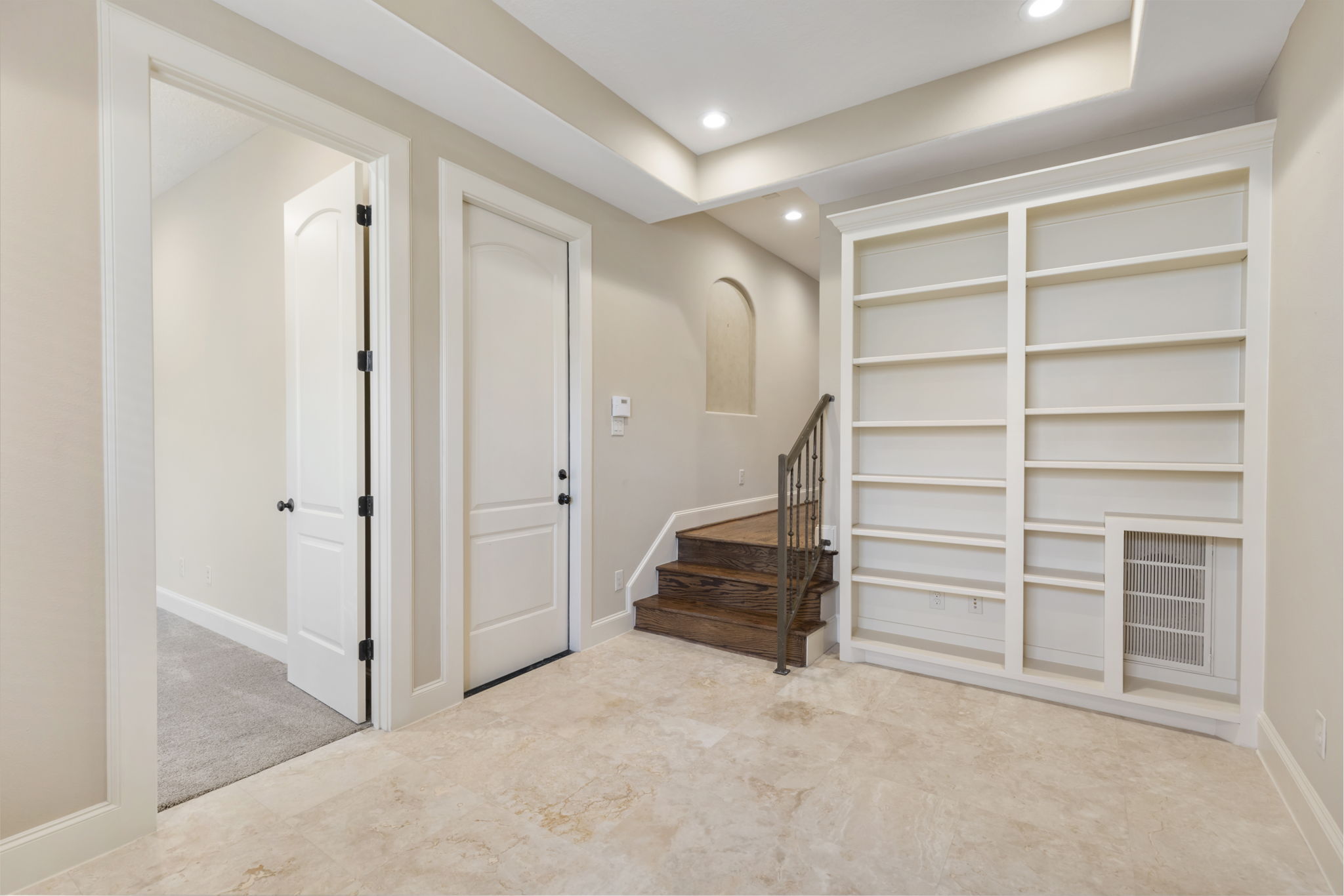 5407 Feagan Street Houston, TX 77007 - Photo 26 of 43 a view of an empty walk in closet and bedroom view