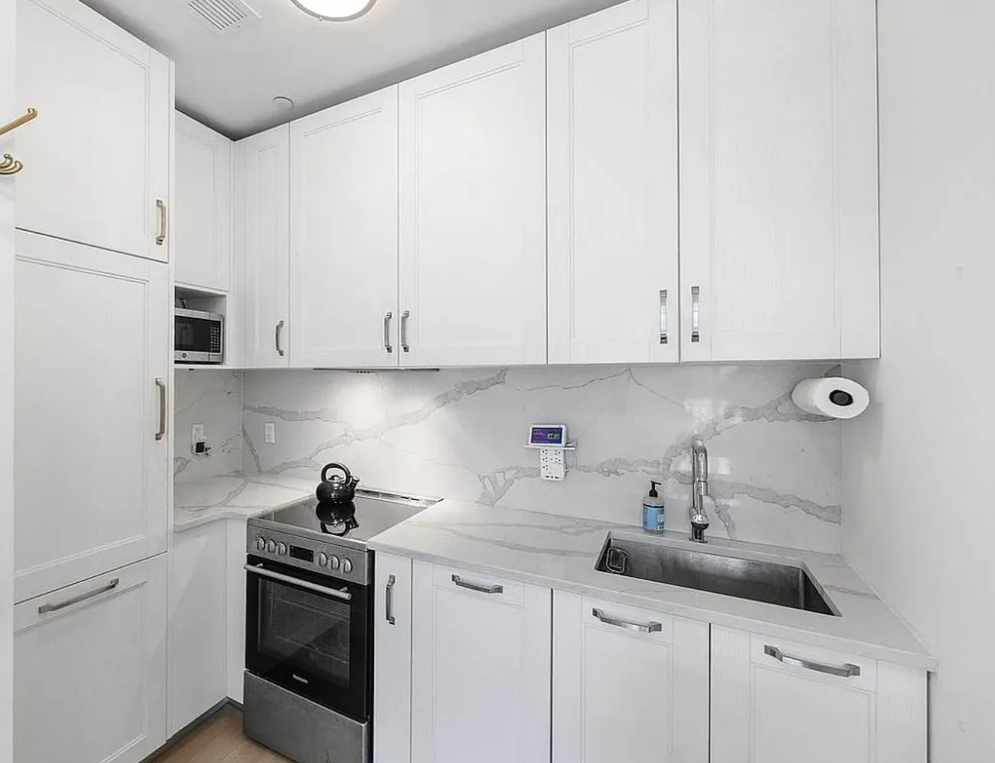 21-19 46th Avenue, Unit 1 Queens, NY 11101 - Photo 4 of 11