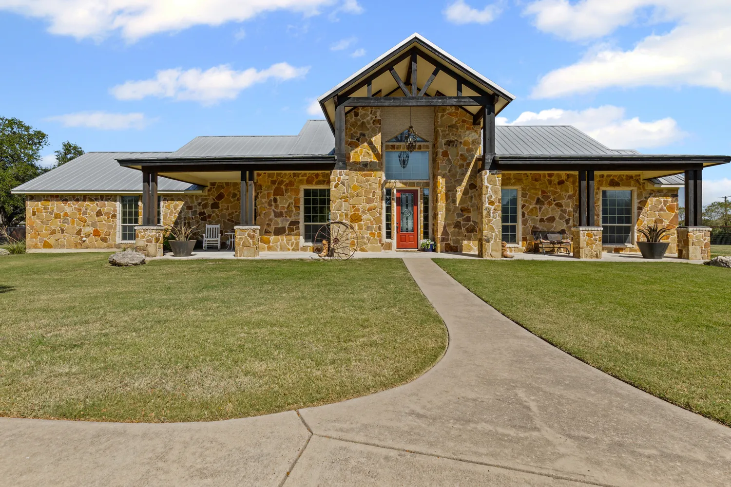 $1,049,000 | 216 Megan Court, Hudson Oaks, TX 76087
