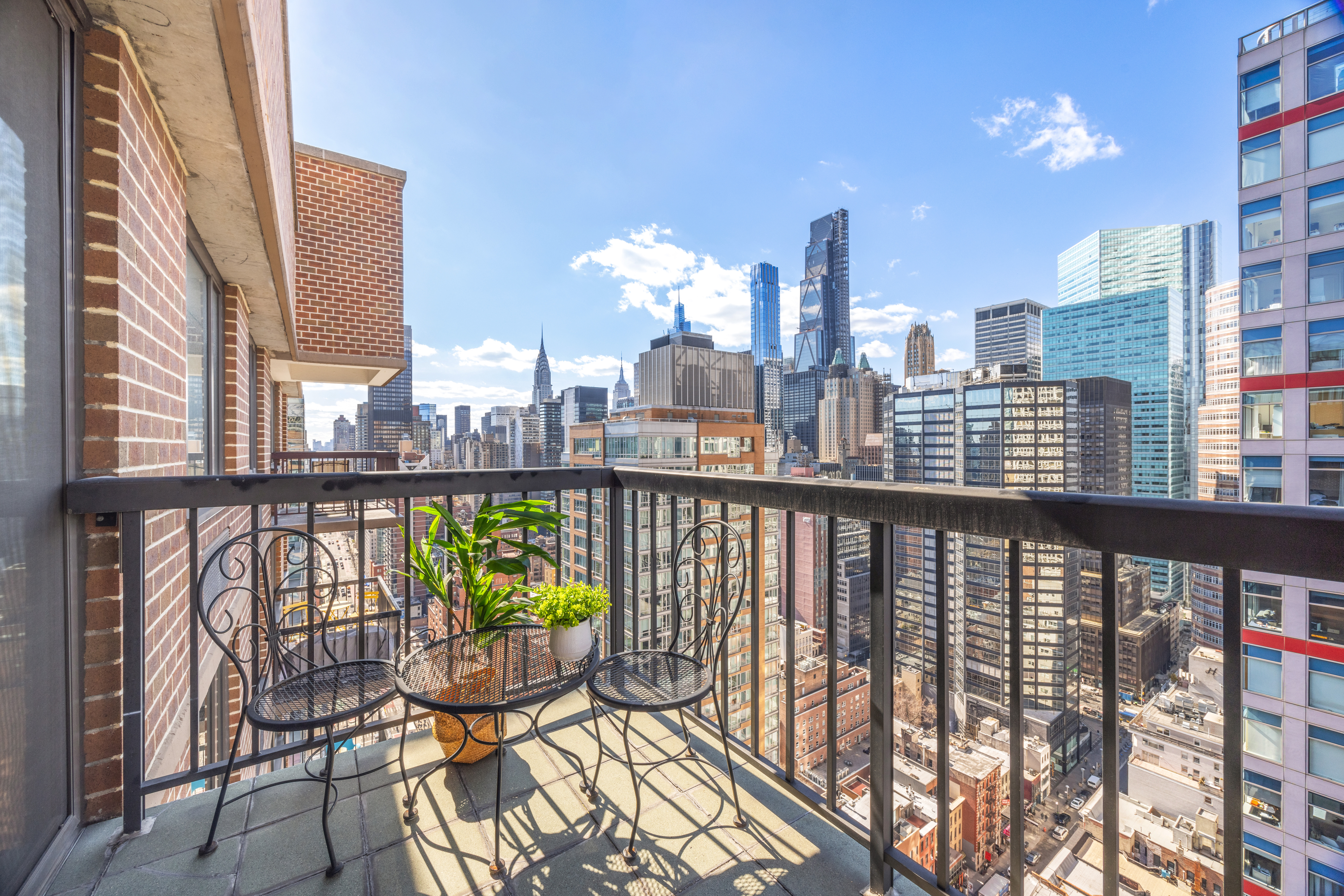 300 East 54th Street, Unit 35F Manhattan, NY 10022 - Photo 7 of 10
