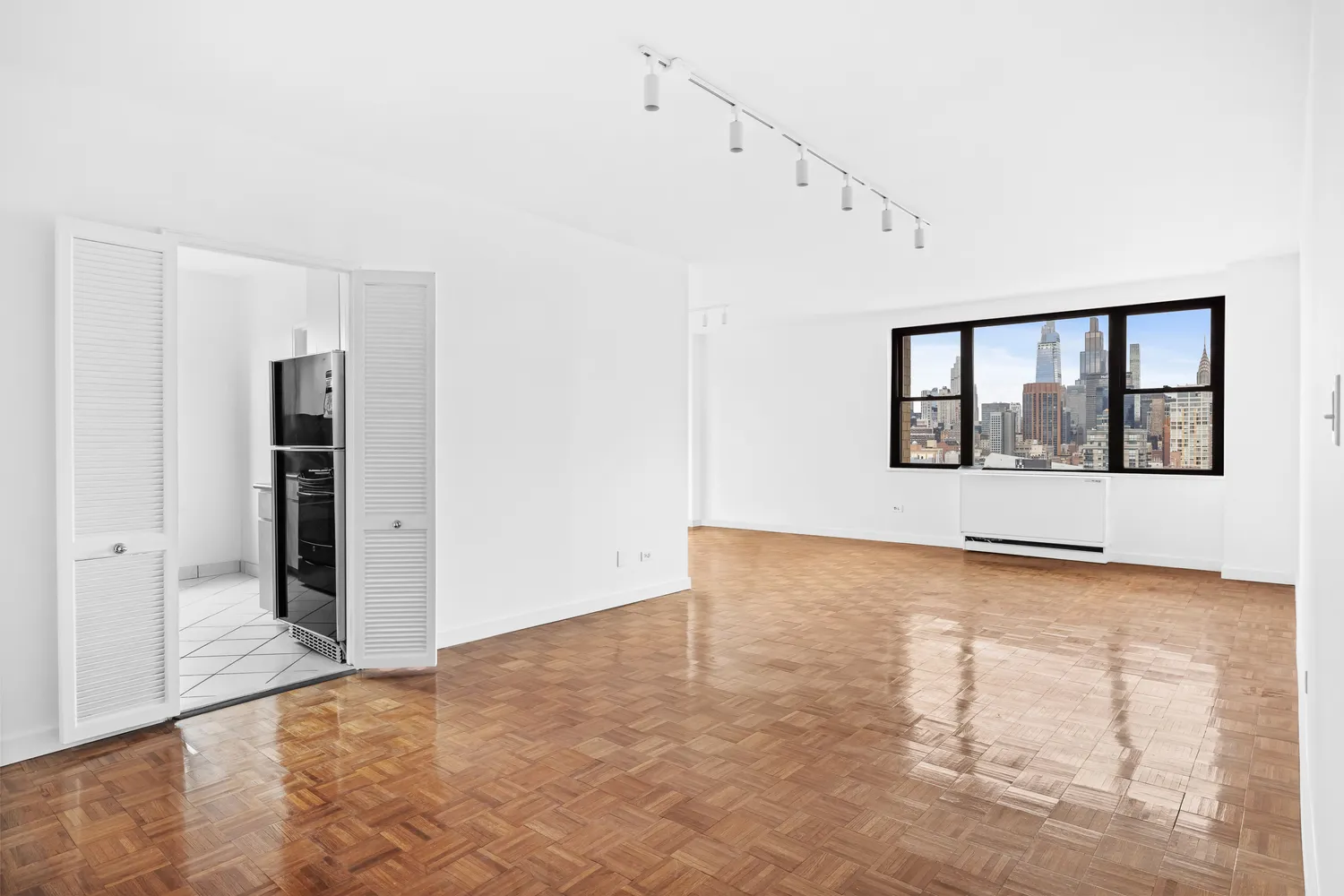 $1,300,000 | 201 East 17th Street, Unit 32G | Gramercy