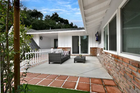 $2,599,000 | 4053 Harclare Lane, Encino, CA 91436