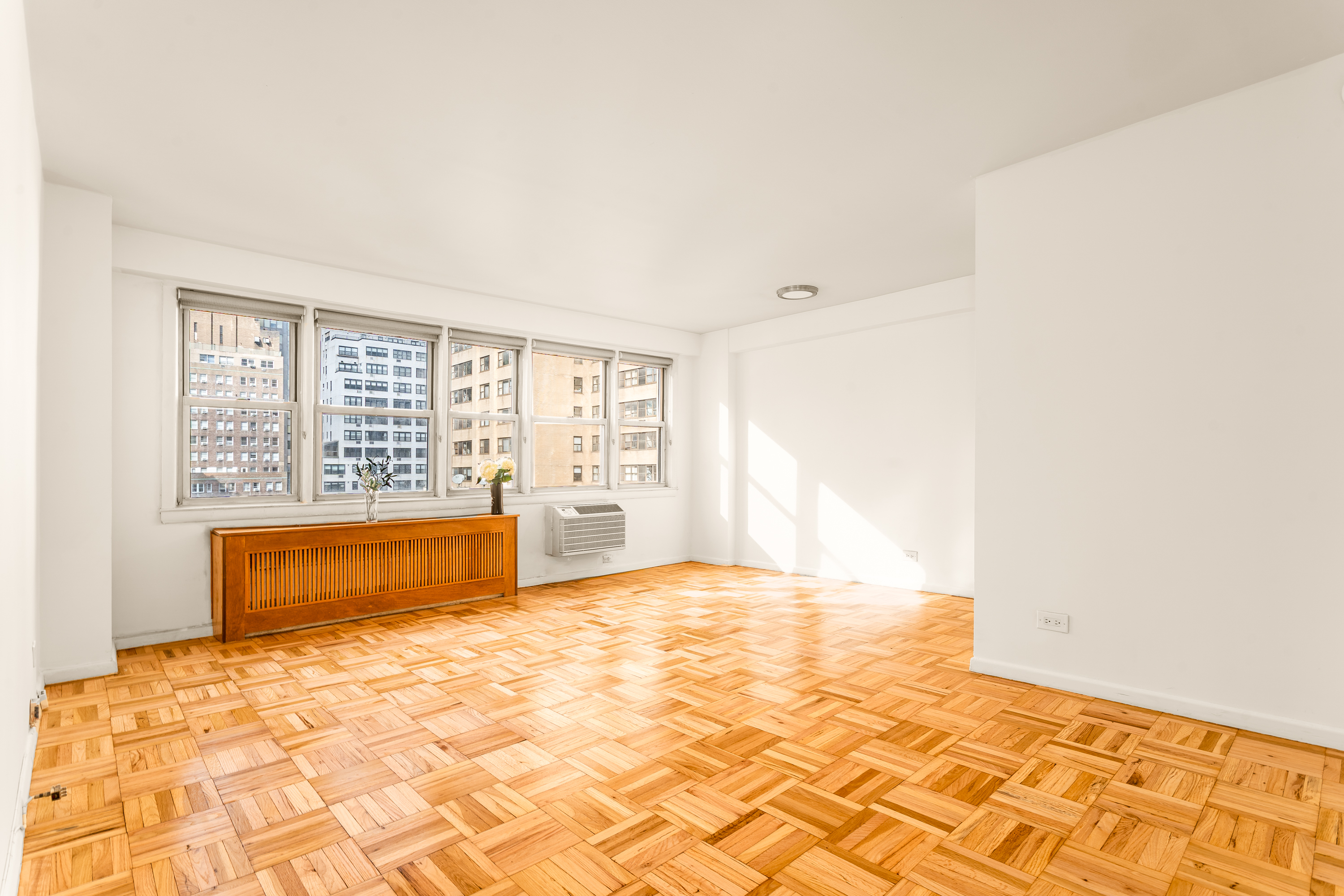 150 East 37th Street, Unit 10A Manhattan, NY 10016 - Photo 2 of 20