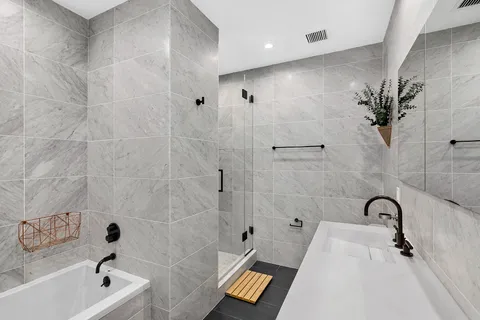 $8,000 | 62 North 3rd Street, Unit 5A | Williamsburg