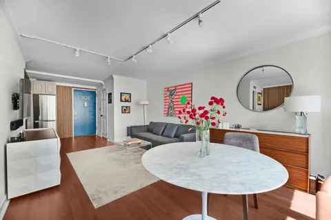 $575,000 | 245 East 24th Street, Unit 10E | Kips Bay