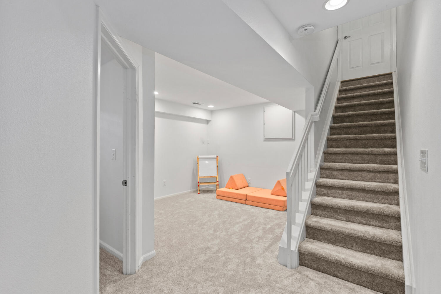 847 Timbervale Trail Highlands Ranch, CO 80129 - Photo 27 of 36 a view of entryway