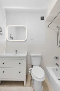 $900,000 | 450 Clinton Street, Unit 4D | Carroll Gardens