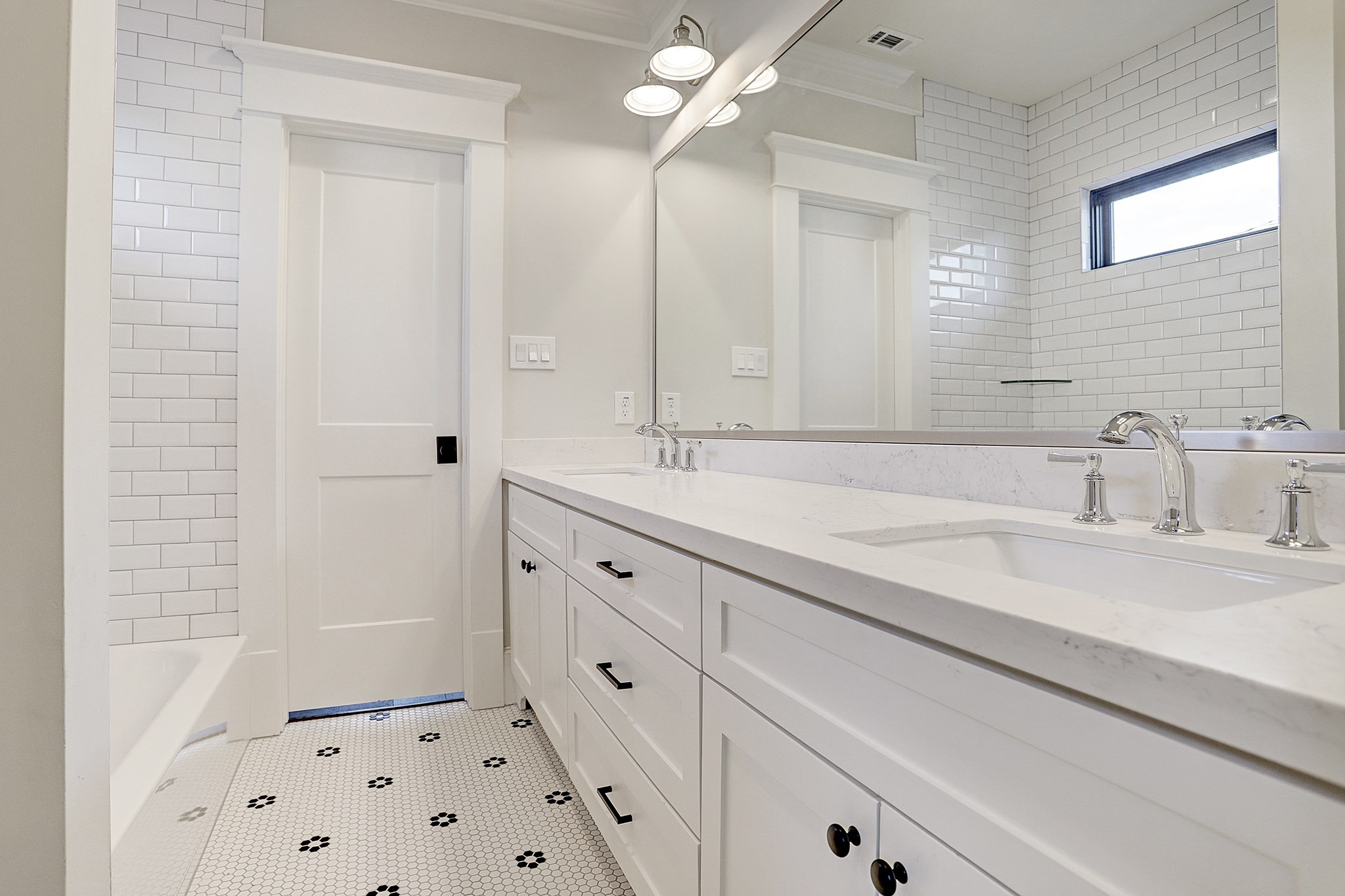 1901 Bradshaw Street Houston, TX 77008 - Photo 18 of 29