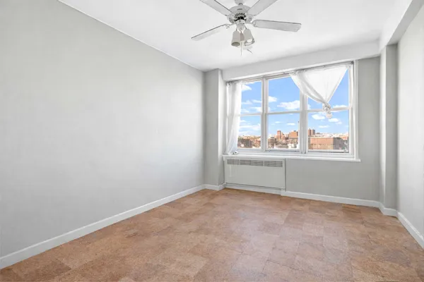 $899,000 | 370 Ocean Parkway, Unit 8H | Kensington