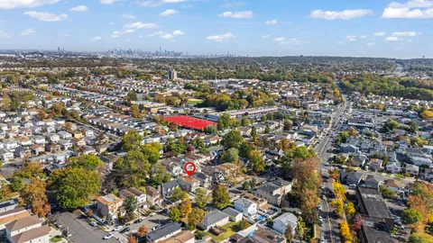 a picture of a very nice looking hallway