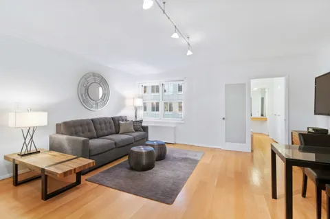 $3,800 | 159 West 53rd Street, Unit 26A | Midtown Central