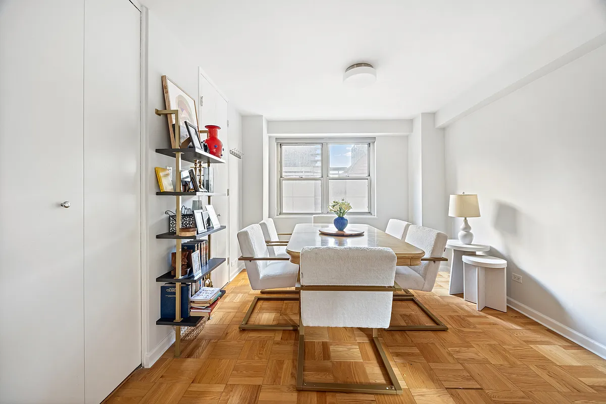 300 East 40th Street, Unit 3J Manhattan, NY 10016 - Photo 3 of 8 Gallery Image 3
