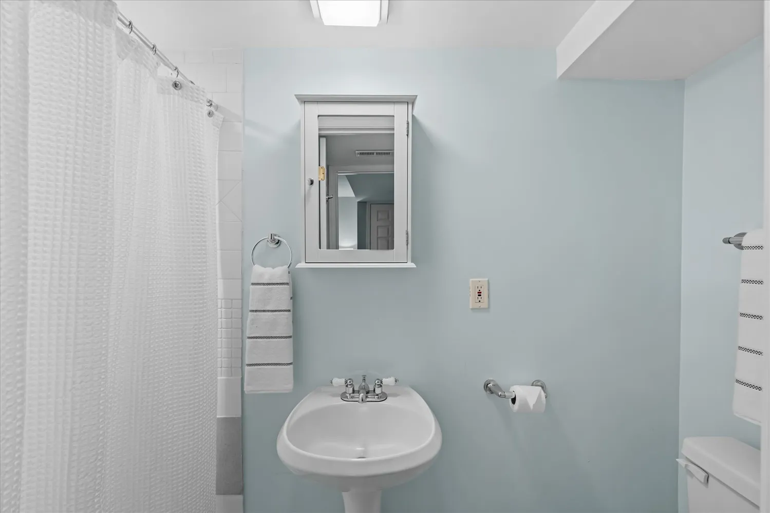 $929,900 | 322 Hume Avenue, Alexandria, VA 22301