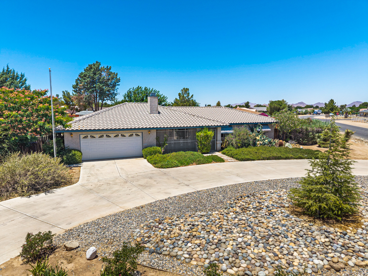 12450 Algonquin Road Apple Valley, CA 92308 - Photo 52 of 56