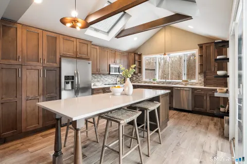 $1,318,000 | 39 Tannery Lane South, Weston, CT 06883